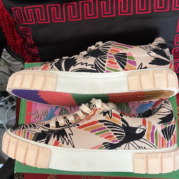 The fab and lovely day in Farm Rio sneakers, dress up or down 🌺 - Picture 12 of 13